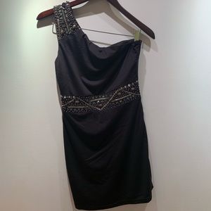 Nikibiki one shoulder black dress